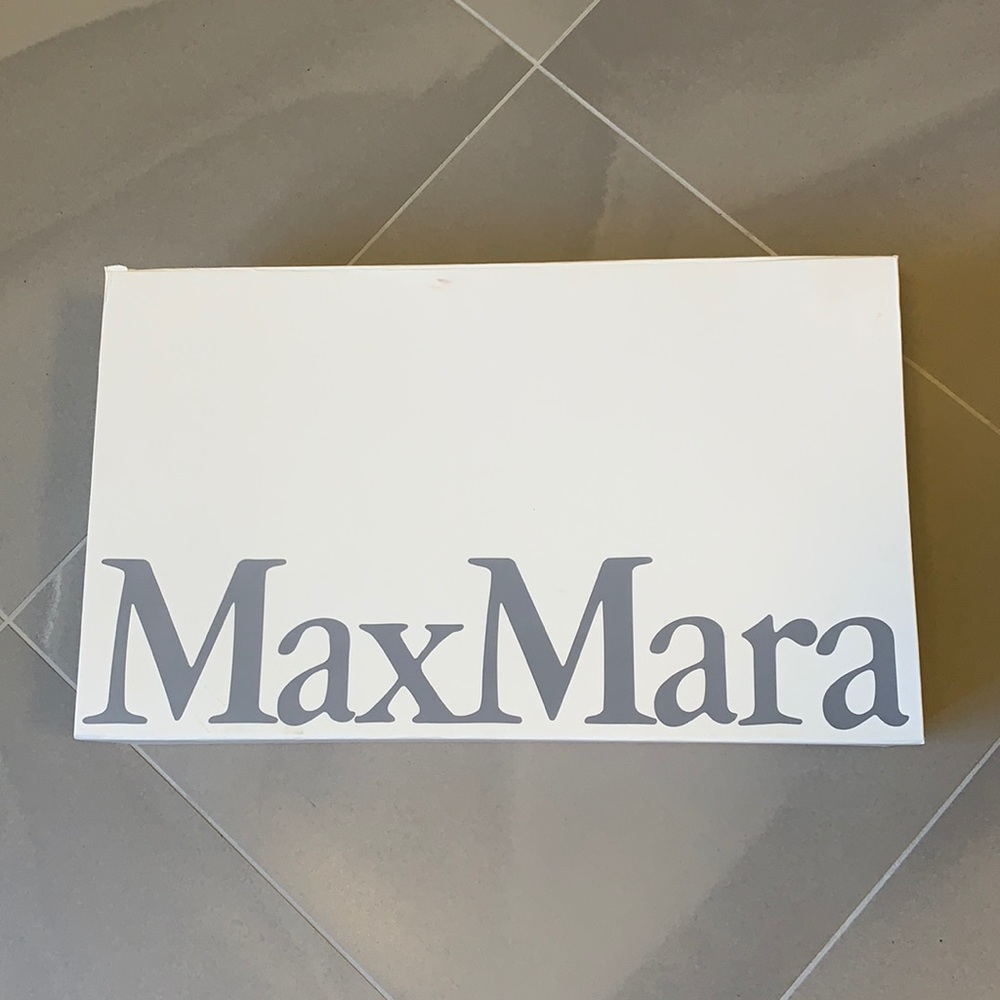 Max Mara Box